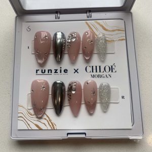 Press-on Nails Night Look